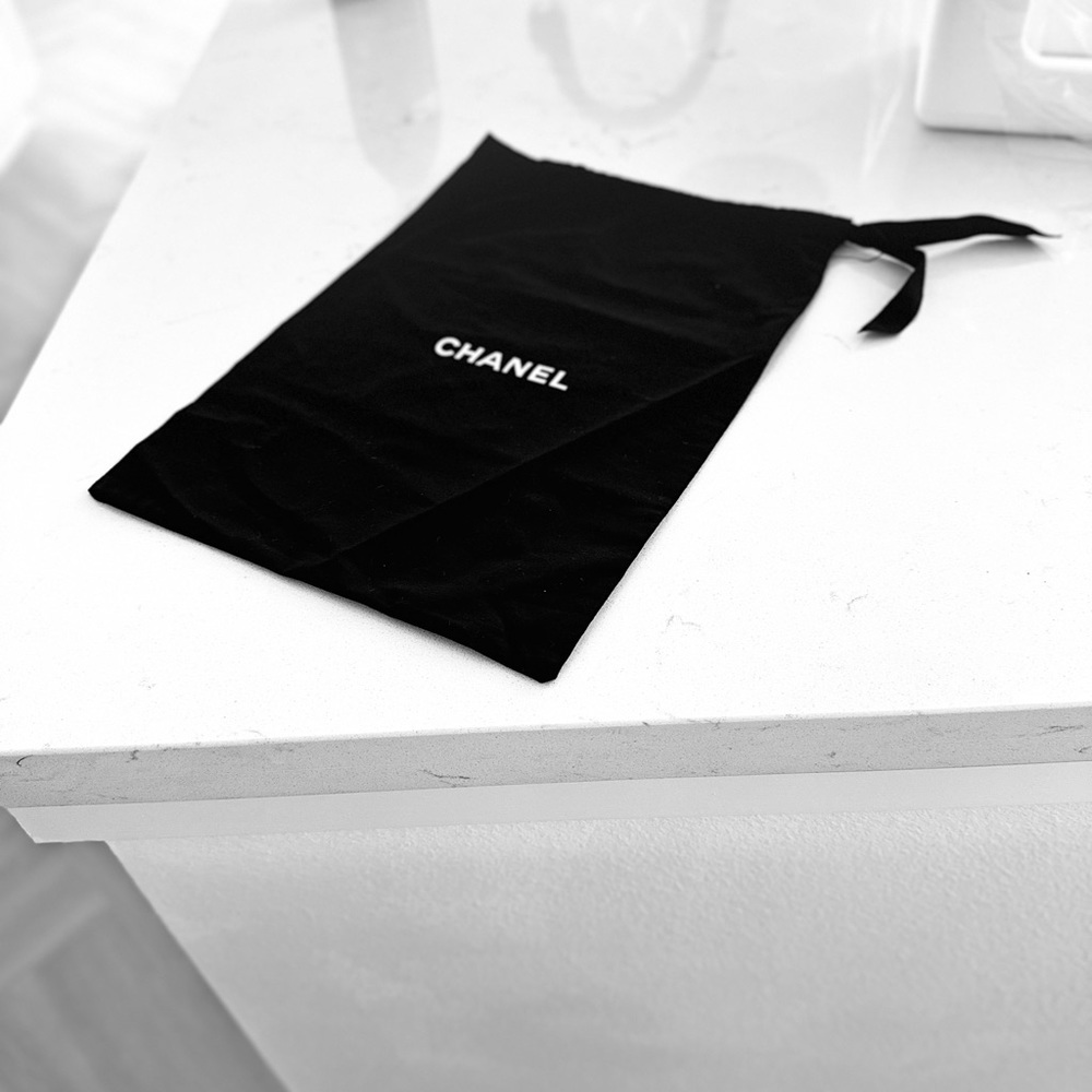 Chanel Dust Bag kept in pet & smoke free home. - Picture 3 of 4